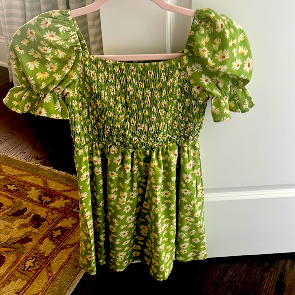 size 8 girls daisy dress so cute